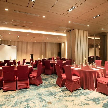 Louis Kienne Cikarang Hotel & Service Apartment Bekasi Luaran gambar