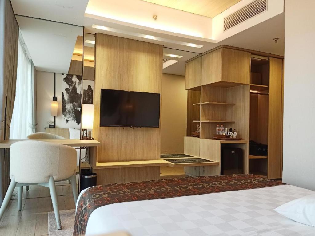 Louis Kienne Cikarang Hotel & Service Apartment Bekasi Luaran gambar
