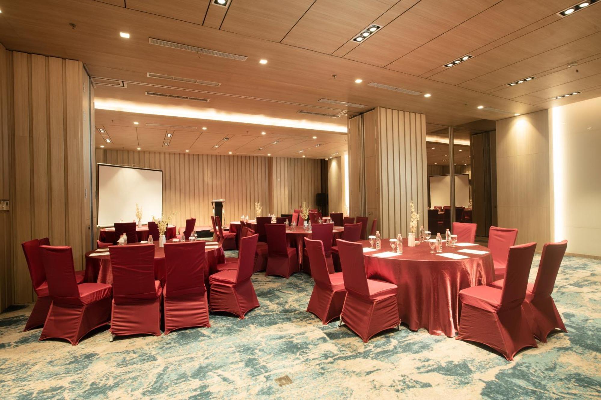 Louis Kienne Cikarang Hotel & Service Apartment Bekasi Luaran gambar