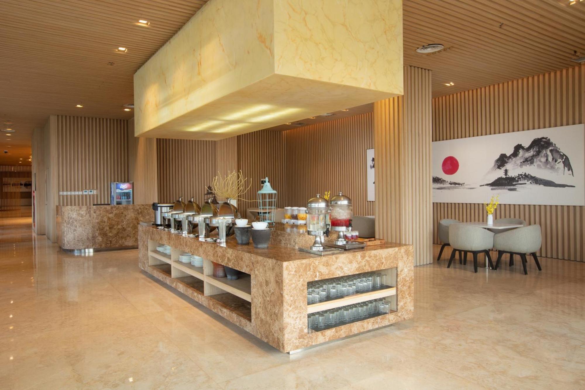 Louis Kienne Cikarang Hotel & Service Apartment Bekasi Luaran gambar